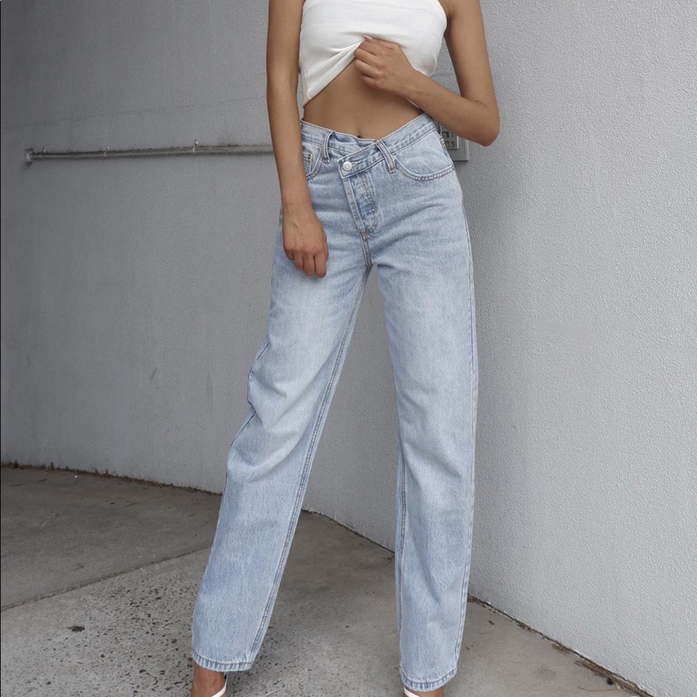 Asymmetrical Jeans 💗